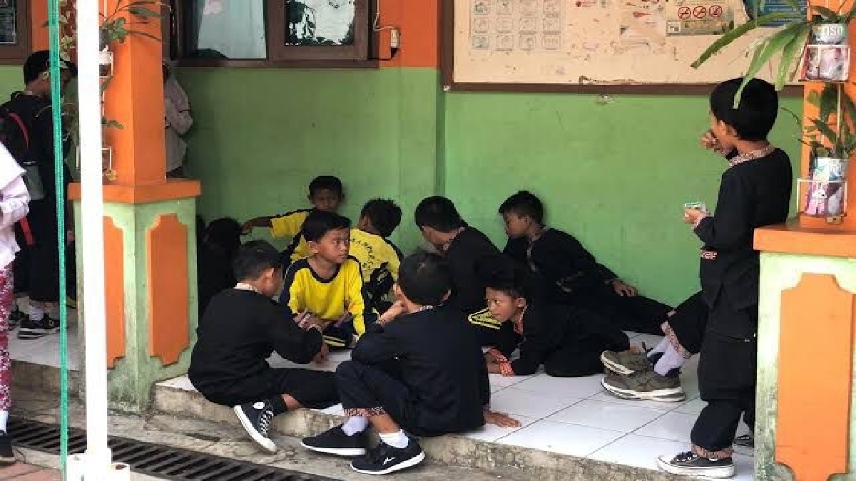 Ilustrasi: Siswa SD yang tengah melakukan kegiatan belajar dan mengajar.