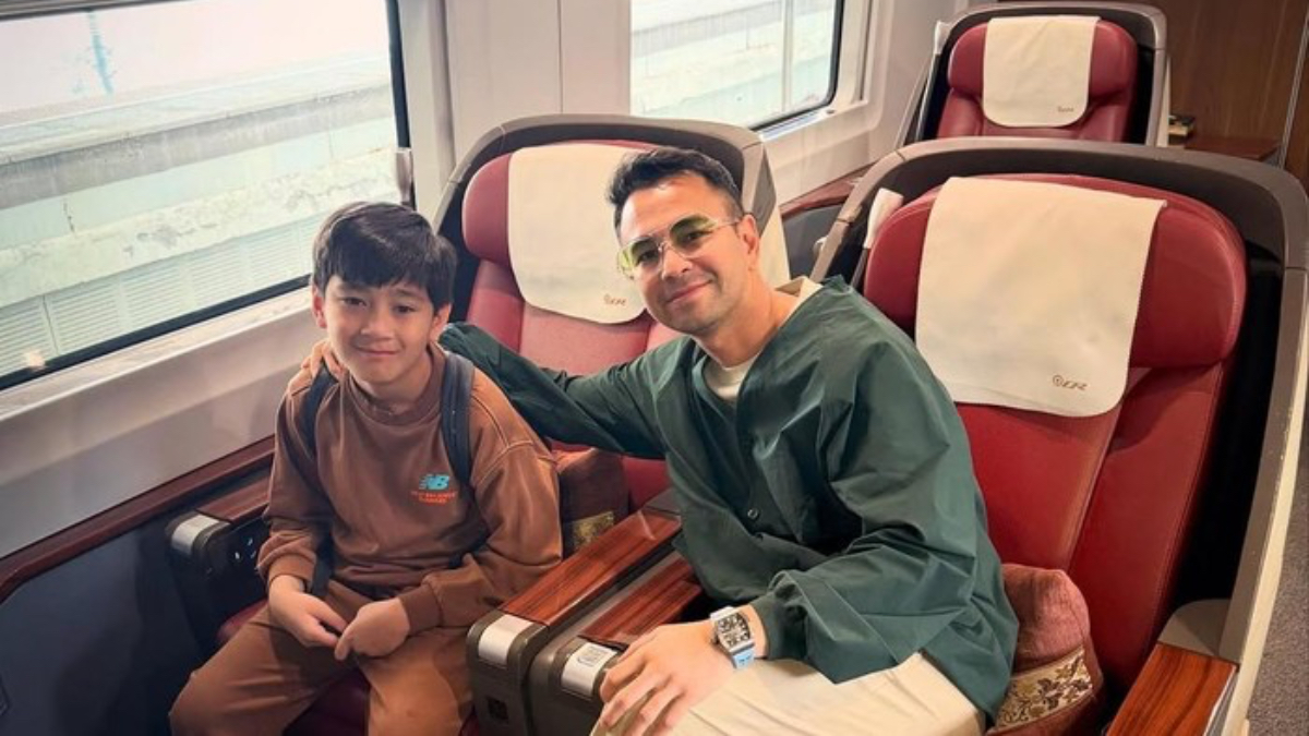 Raffi Ahmad bersama Rafathar Malik Ahmad.