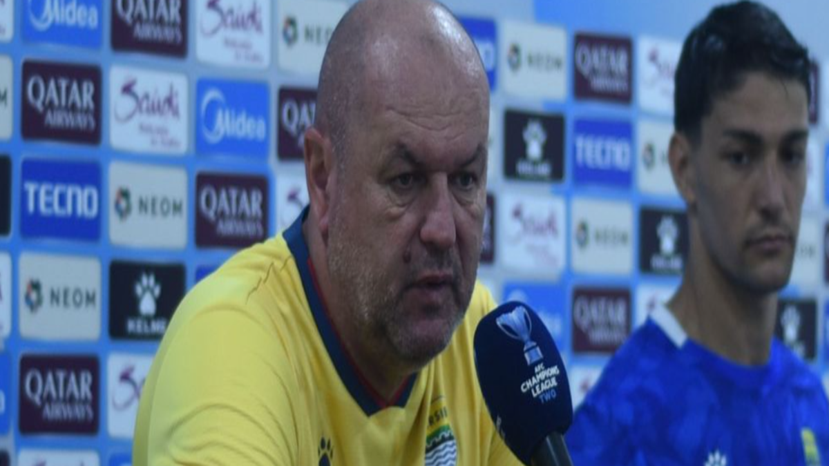 Bojan Hodak, Pelatih Kepala Persib Bandung.
