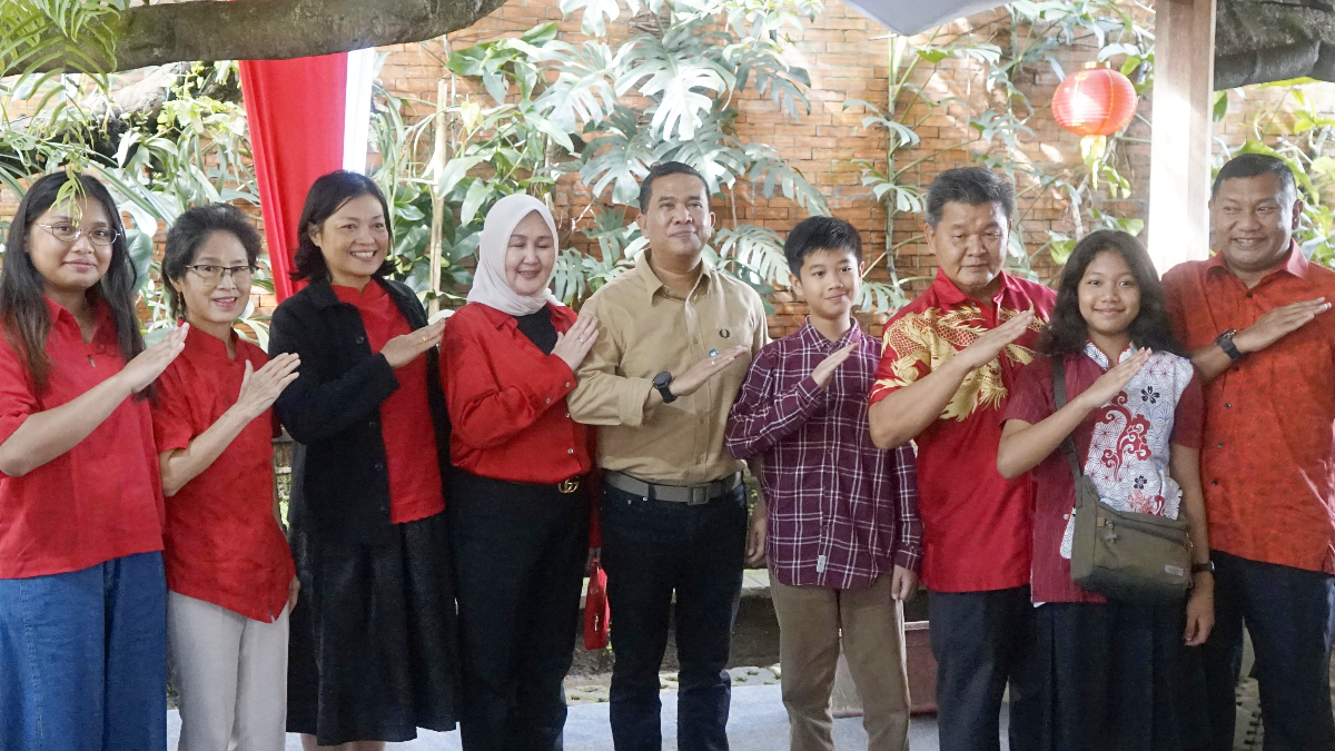 Tokoh Bogor Guntur Santoso&nbsp;menggelar open house dalam perayaan Imlek&nbsp;2577 Kongzili.