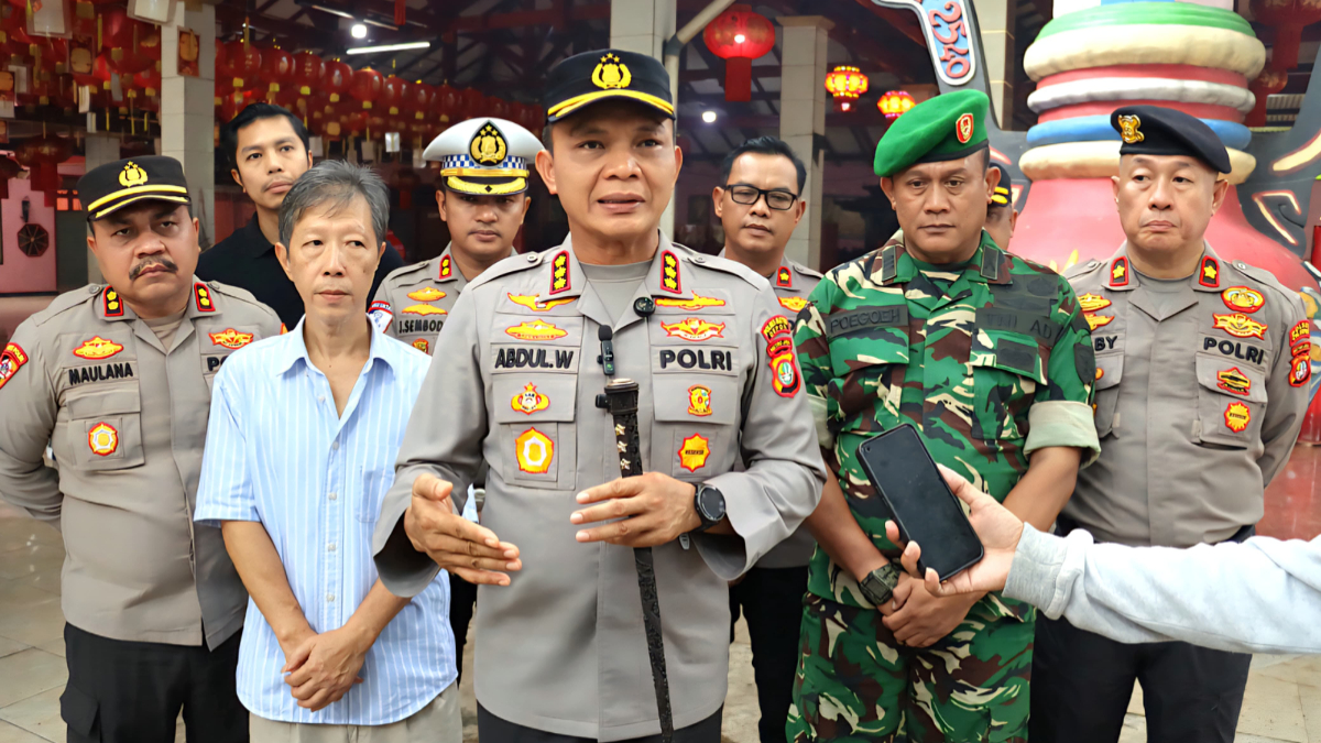 Kapolres Metro Depok Kombes Pol Abdul Waras melakukan pengecekan Vihara pada perayaan Imlek 2577 Kongzili di wilayah Depok.
