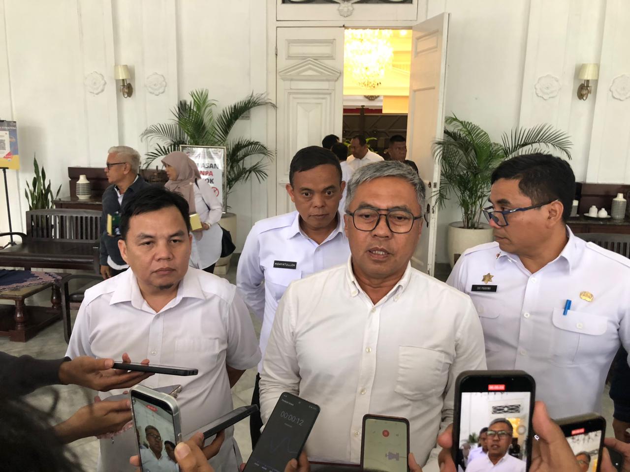Sekretaris Daerah Kota Bogor, Denny Mulyadi saat menyampaikan keterangan.