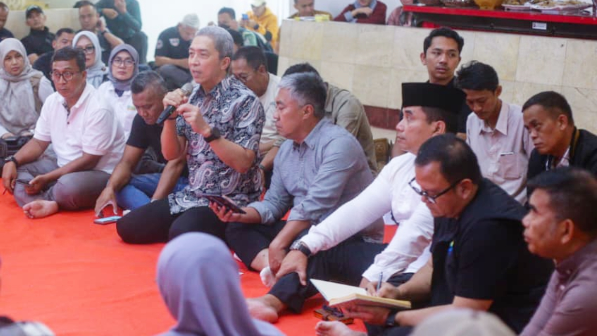 Wali Kota Bogor, Dedie A Rachim bersama Wakil Wali Kota Bogor Jenal Mutaqin dalam diskusi terbuka dengan Bogor Leumpunk Club&rsquo;s di Paseban Sri Baduga, Balai Kota Bogor.