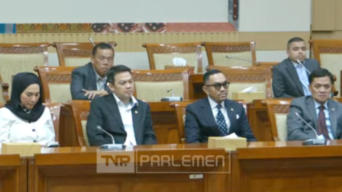 Ahmad Sahroni saat hadir dalam Rapat Pleno Pelantikan Pimpinan Komisi III DPR RI.