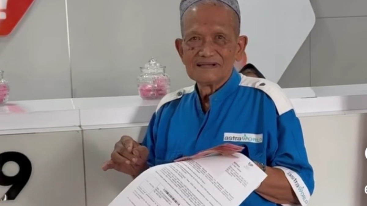Ilustrasi KPM mencairkan bansos PKH BPNT 2026.