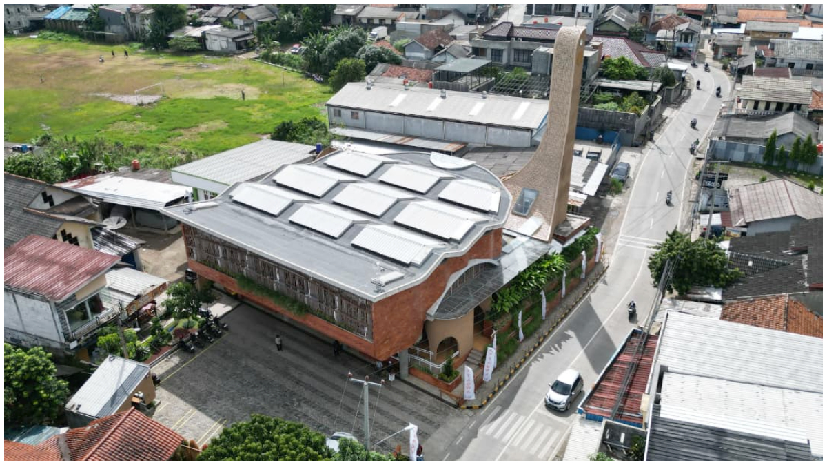 Masjid Jami At Taqwa Cirimekar, Cibinong, Kabupaten Bogor.