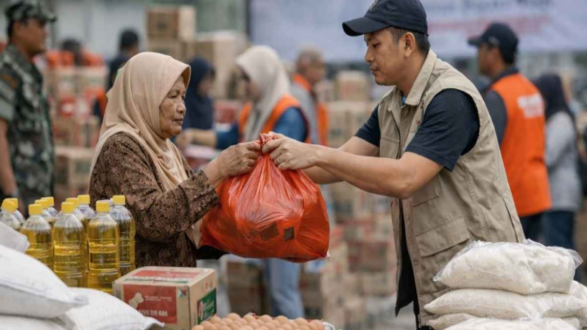 Ilustrasi penyaluran bansos pangan di bulan Ramadhan kepada KPM.
