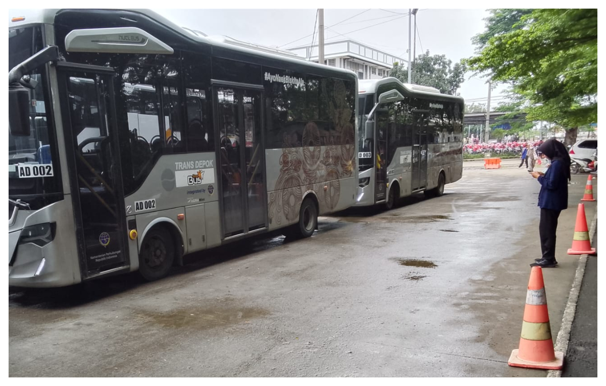 Suasana Terminal Depok, lokasi pemalakan dua polisi gadungan.