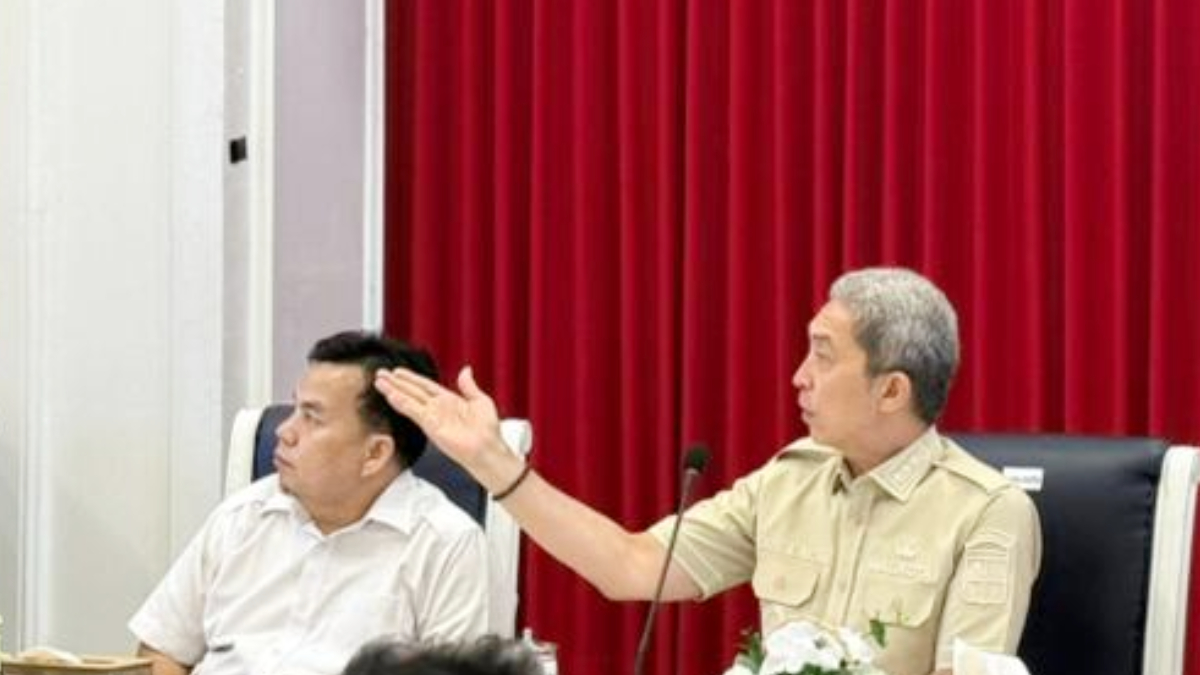 Wali Kota Bogor Dedie Rachim saat memimpin Rapat Koordinasi terkait Ketertiban Umum dan Ketenteraman Masyarakat terhadap Gangguan Selama Bulan Ramadhan 1447 Hijriah.