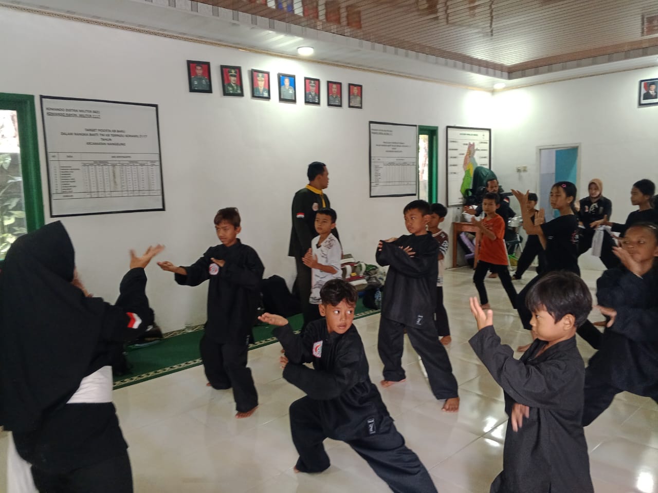 Koramil 0621-17 Nanggung, Kabupaten Bogor, menyediakan tempat berlatih seni bela diri pencak silat.