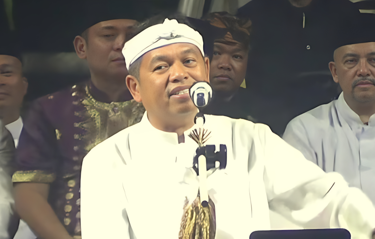 Gubernur Jawa Barat, Dedi Mulyadi di tengah masyarakat.