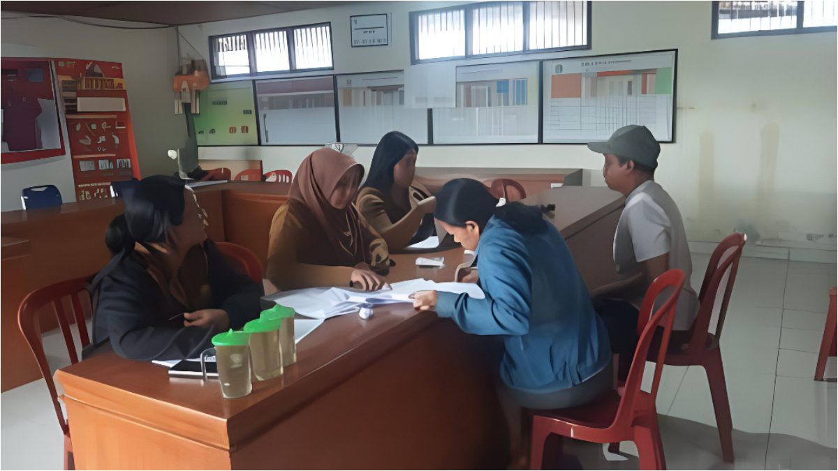 Ilustrasi proses verifikasi penerima bansos PKH dan BPNT