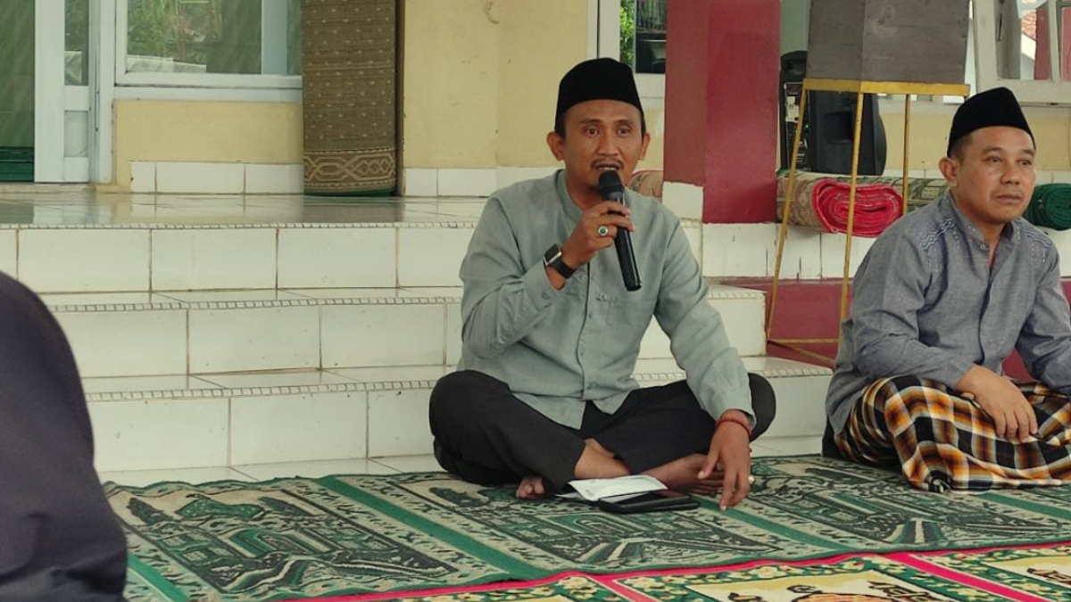 Wildan Hidayat saat mengisi materi kepada&nbsp;remaja masjid di&nbsp;Griya Salak Asri, Bogor.