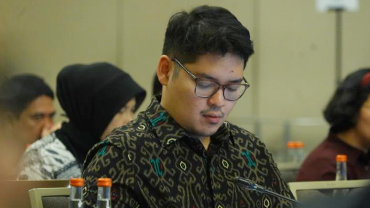 Anggota Komisi IX DPR RI Ravindra Airlangga meminta agar BPJS Kesehatan menyiapkan transisi sosial dan masa tenggang memadai saat pemutakhiran data.