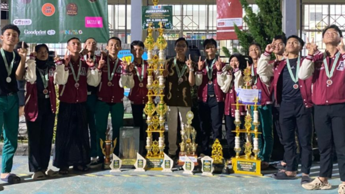 Paskibra SMK Amaliah 1 dan 2 Ciawi Bogor juara.