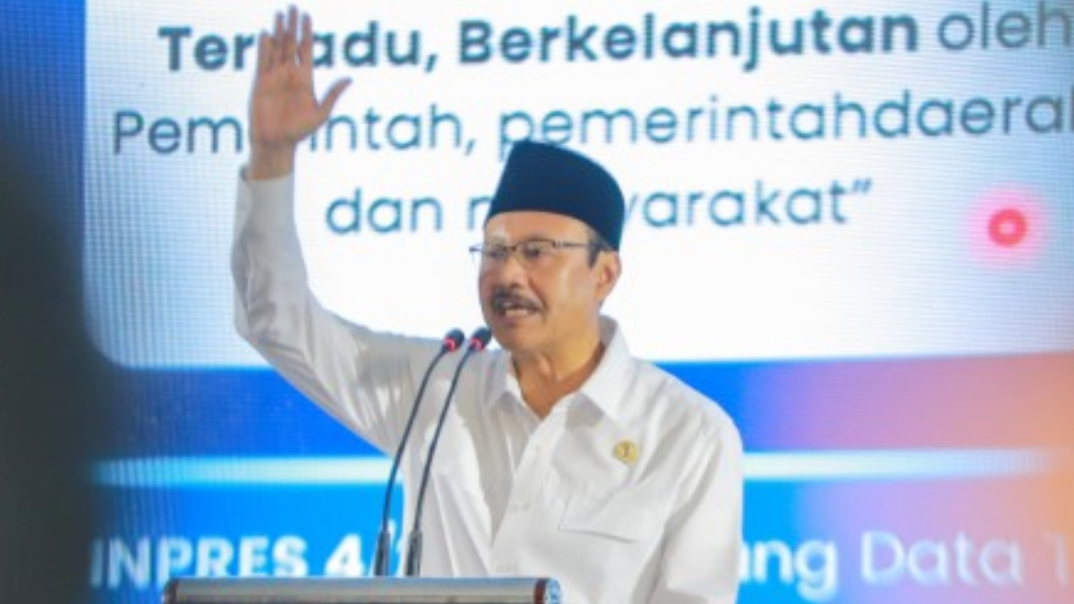 Menteri Sosial (Mensos) Saifullah Yusuf atau Gus Ipul mengajak para kepala daerah memastikan akurasi data penerima bansos mulai dari tingkat desa.