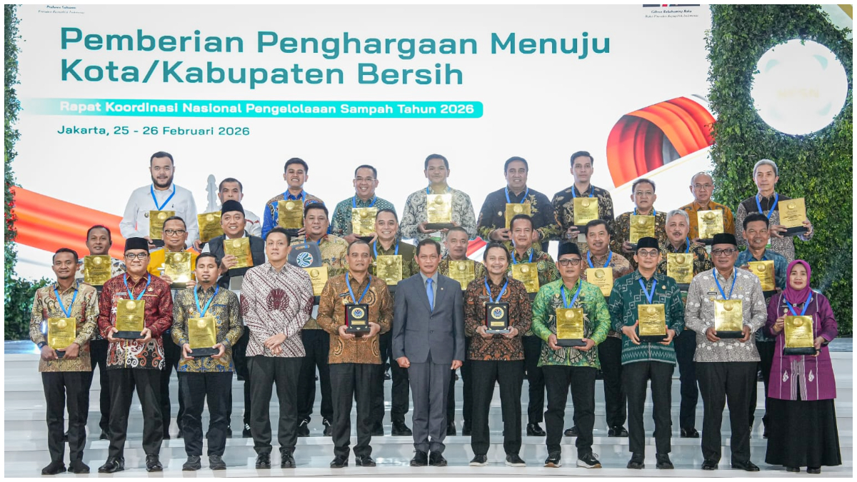Penyerahan Penghargaan Menuju Kota Bersih dalam&nbsp;Rapat Koordinasi Nasional Pengelolaan Sampah 2026&nbsp;di&nbsp;Balai Kartini, Rabu 25 Februari 2026.