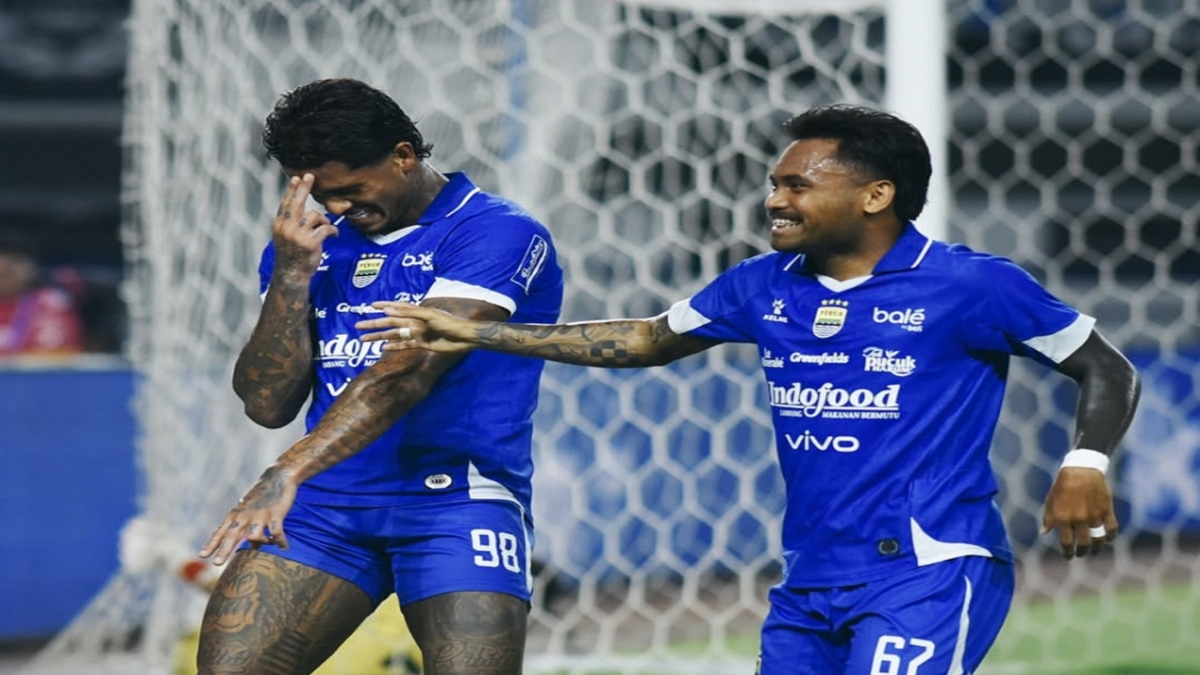 Ramon Tanque sukses cetak dua gol untuk membawa keunggulan Persib atas Madura United di babak pertama.