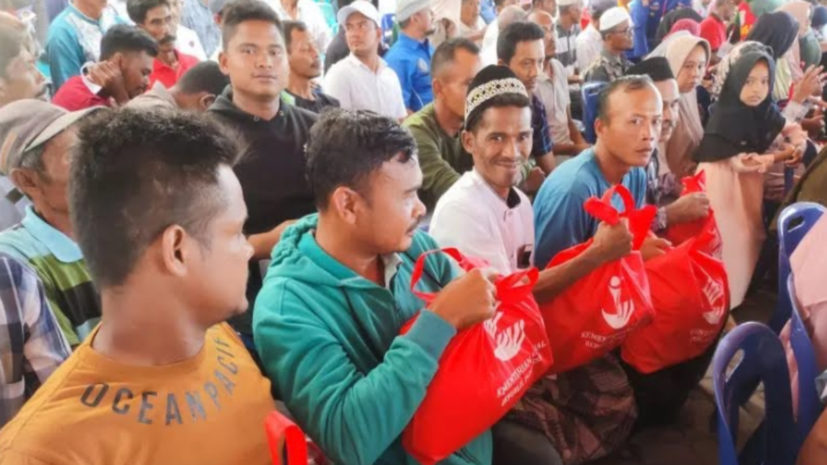 Iluustrasi KPM menerima bansos dari pemerintah.