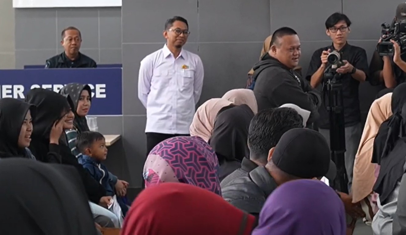 Momen pencairan BLTS Kesra tahun 2025 kepada KPM melalui PT Pos Indonesia