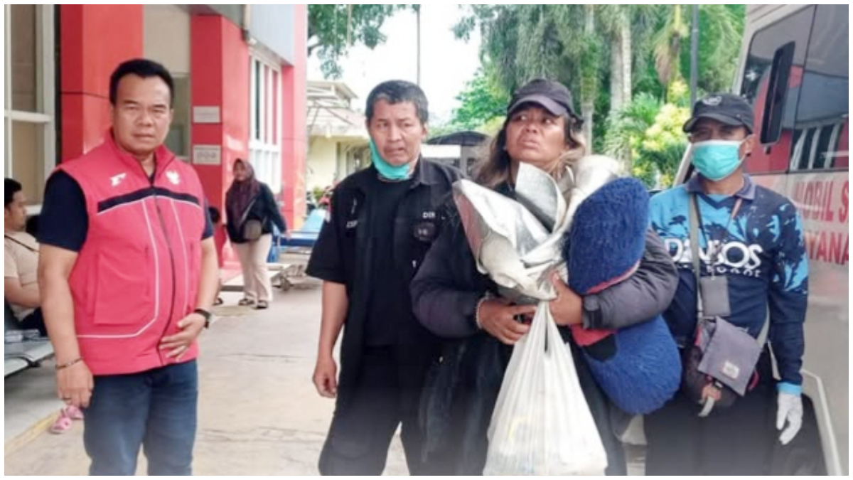 Petugas Dinas Sosial Kota Bogor saat mengamankan sejumlah gelandangan di Kota Bogor. 