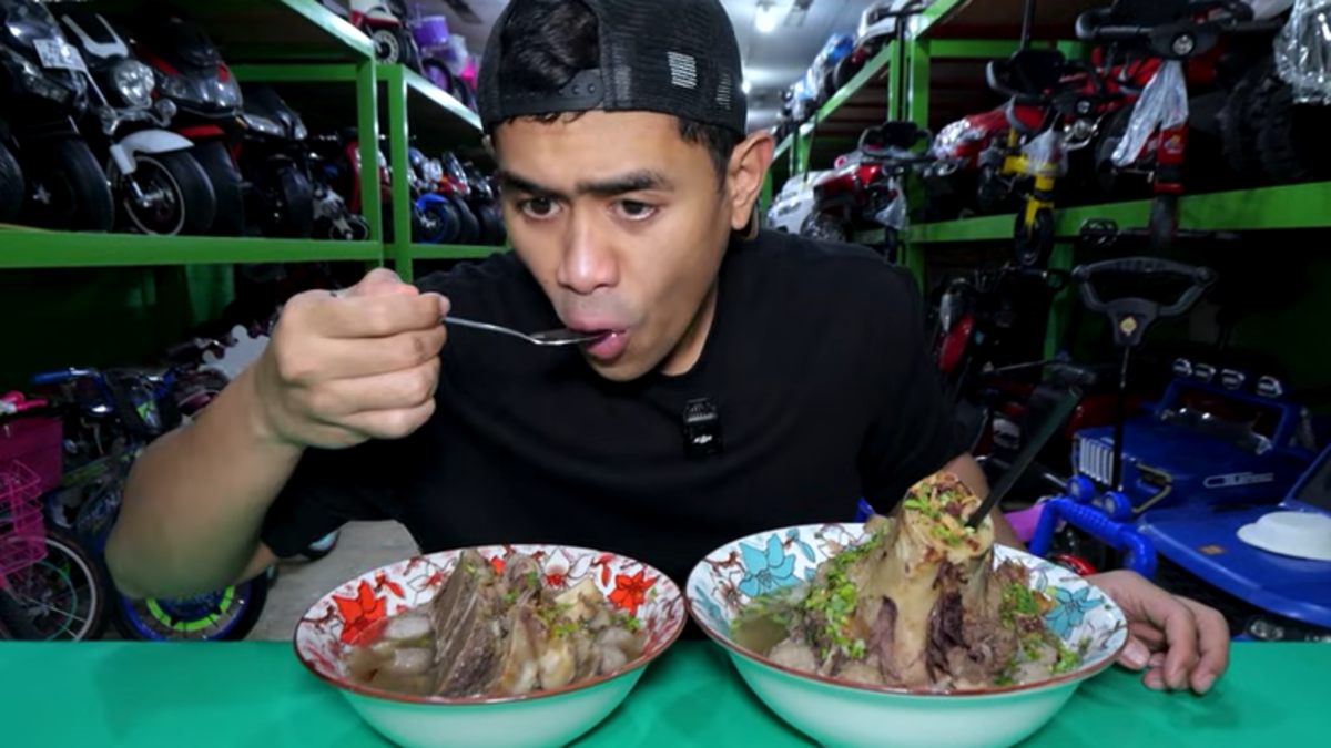 Tanboy Kun review jujur Bakso Kolam Pak Aji di Bogor.