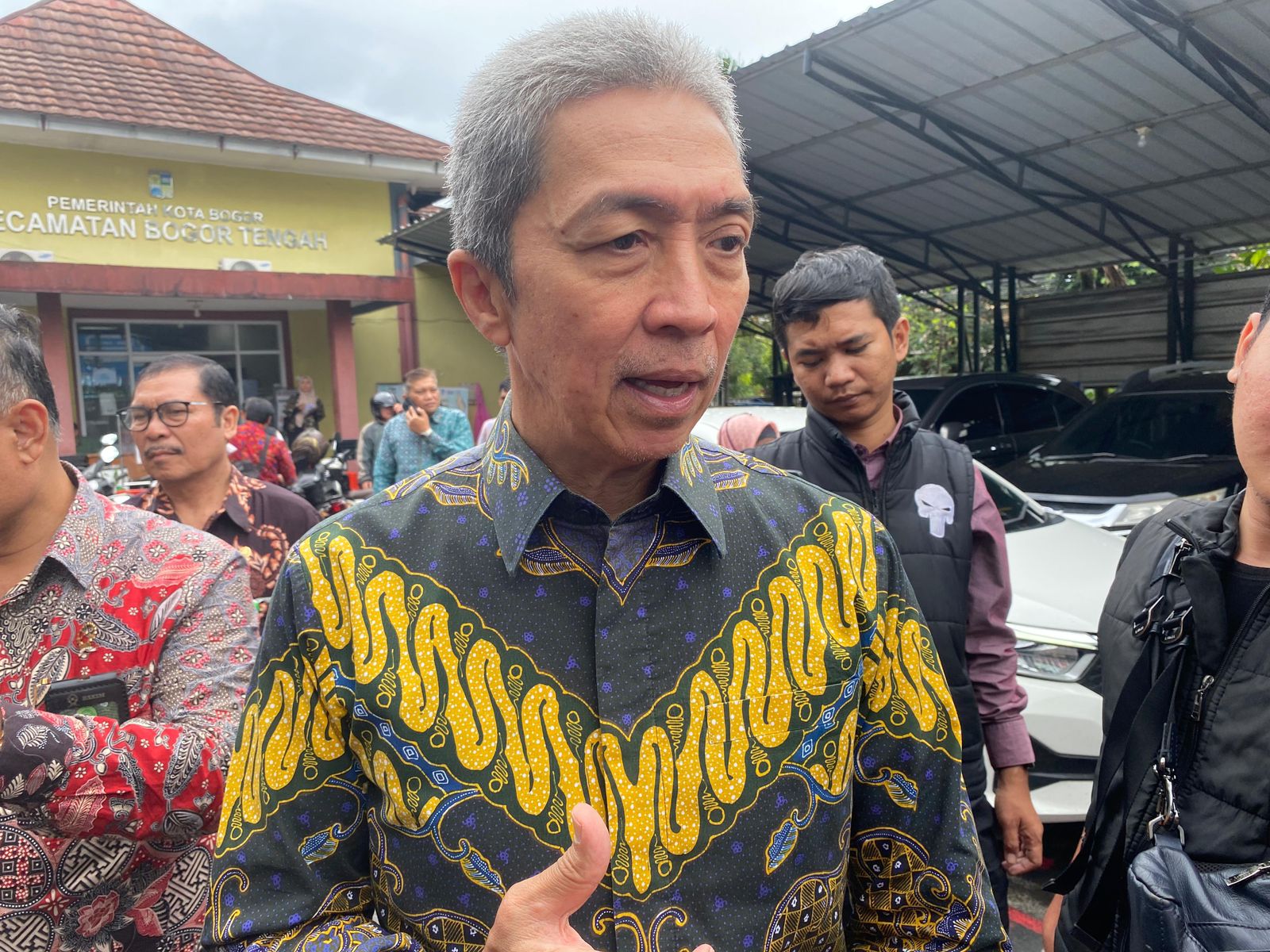 Wali Kota Bogor, Dedie A Rachim saat menyampaikan keterangan kepada awak media. 