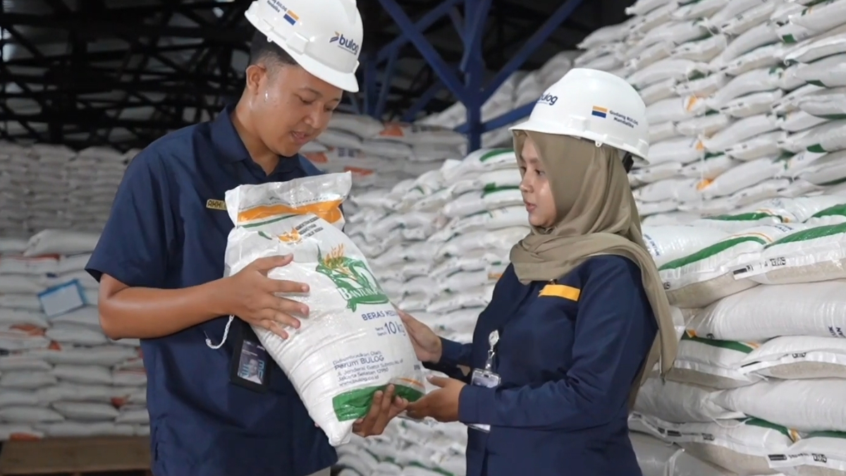 Ilustrasi bansos beras yang siap disalurkan ke KPM