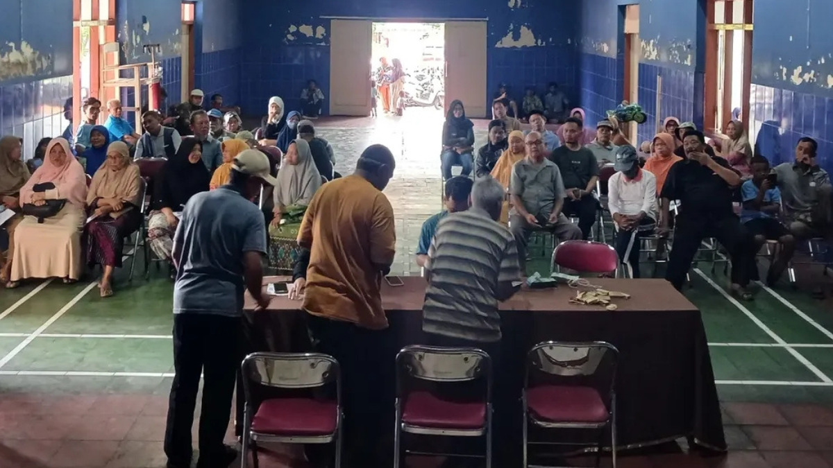 Para KPM sedang mengambil bantuan stimulus di bulan Ramadhan