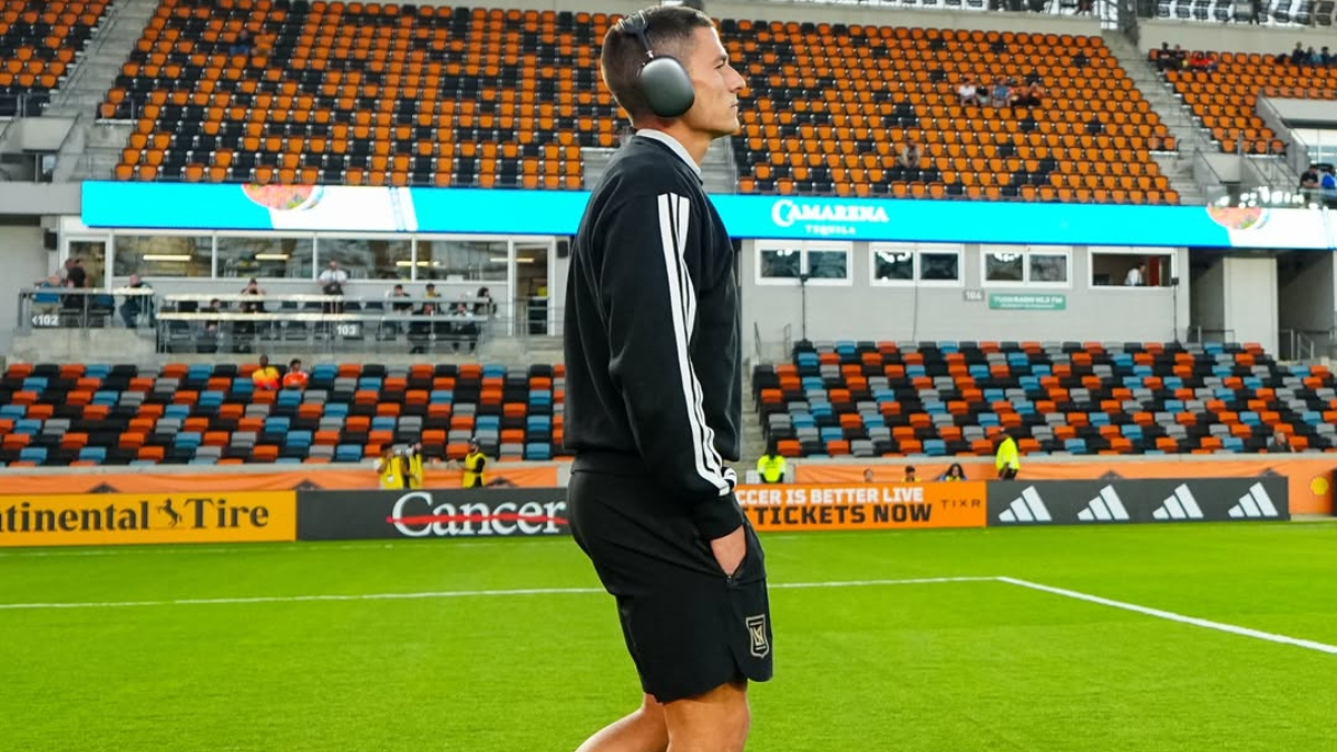 Para pemain LAFC&nbsp;saat tiba di lapangan markas Houston Dynamo untuk menghadapi&nbsp;laga lanjutan MLS 2026.