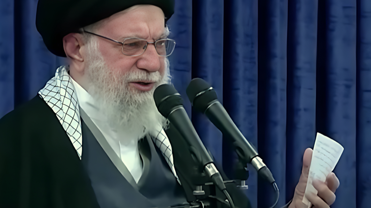 Pemimpin Tertinggi Iran, Ali Khamenei semasa hidup.