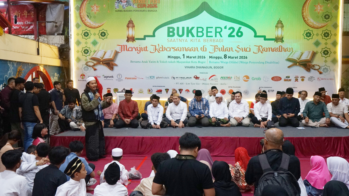 Suasana buka puasa bersama anak yatim di Vihara Dhanagun Kota Bogor.