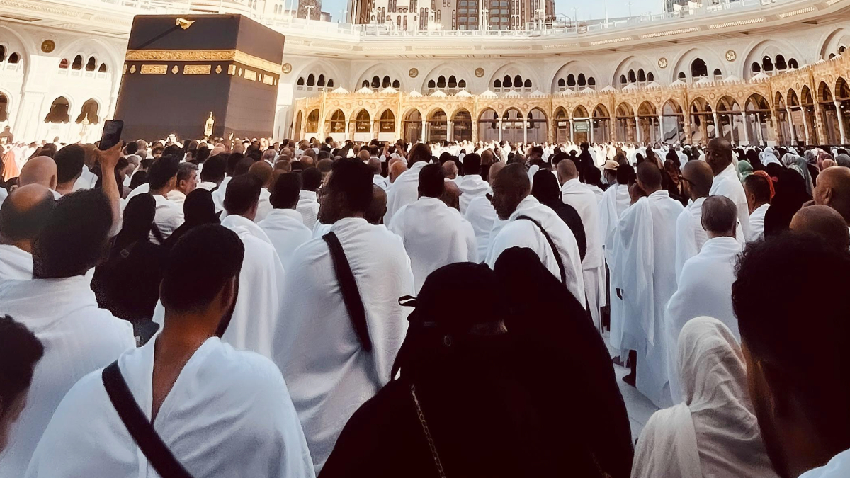 Ilustrasi: Jemaah umroh saat melaksanakan ibadah di Tanah Suci Makkah.