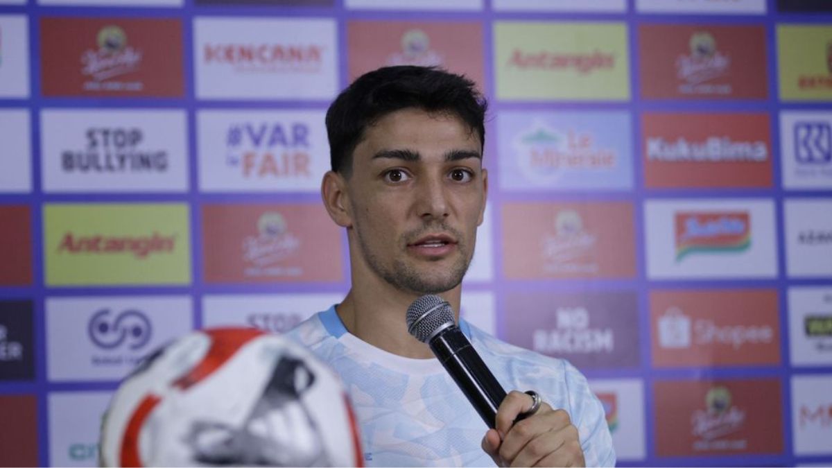 Federico Barba, pemain bertahan Persib Bandung.