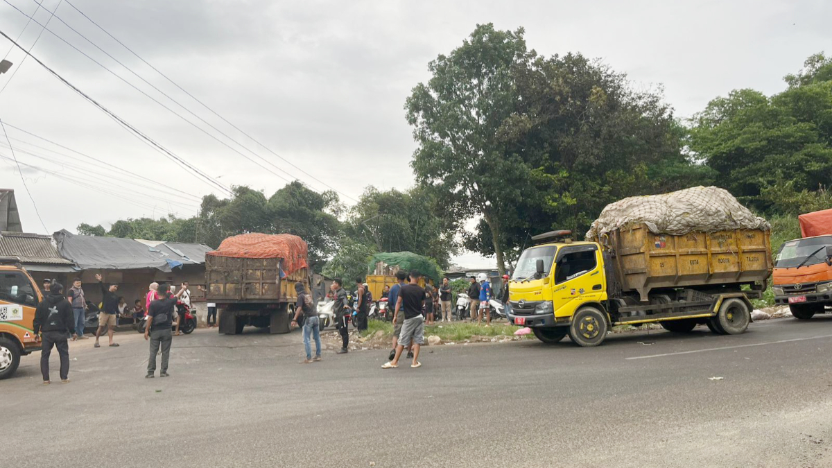 Aktivitas pengiriman sampah di TPA Galuga kembali normal setelah adanya penutupan akses oleh warga terdampak pengelolaan sampah.