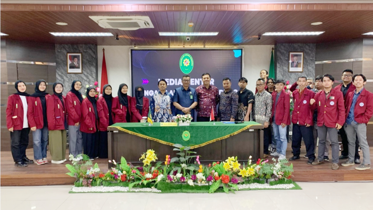 Program Studi Hukum Keluarga Islam (HKI) Universitas Muhammadiyah (UM) Bandung menggunakan model pendidikan hukum integratif dan kontekstual.