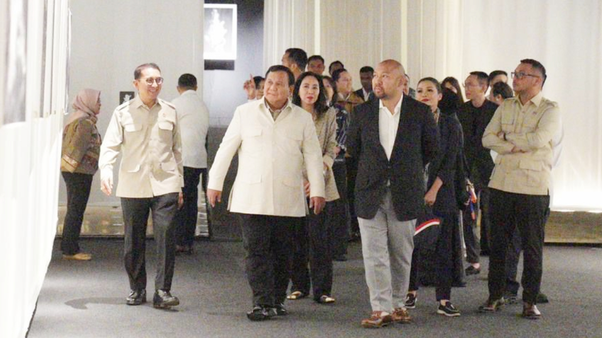 Menteri Kebudayaan Republik Indonesia Fadli Zon mendampingi&nbsp;Presiden Republik Indonesia Prabowo Subianto saat kunjungan ke Museum Nasional Indonesia. 