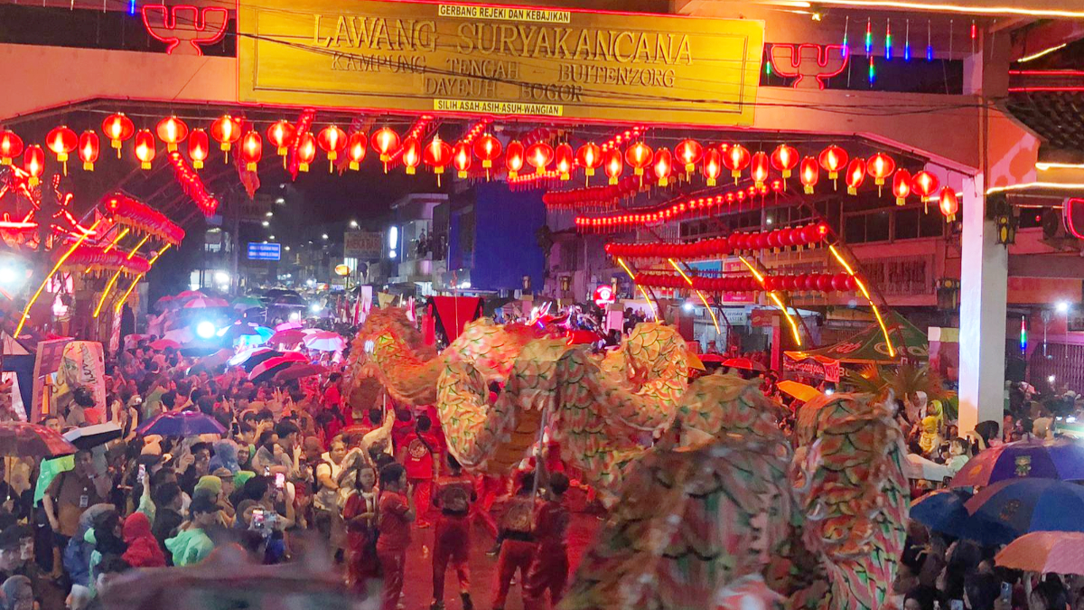 Suasana Bogor Street Festival Cap Go Meh (BSF CGM) 2026 Selasa, 3 Maret 2026 malam dipadati pengunjung.