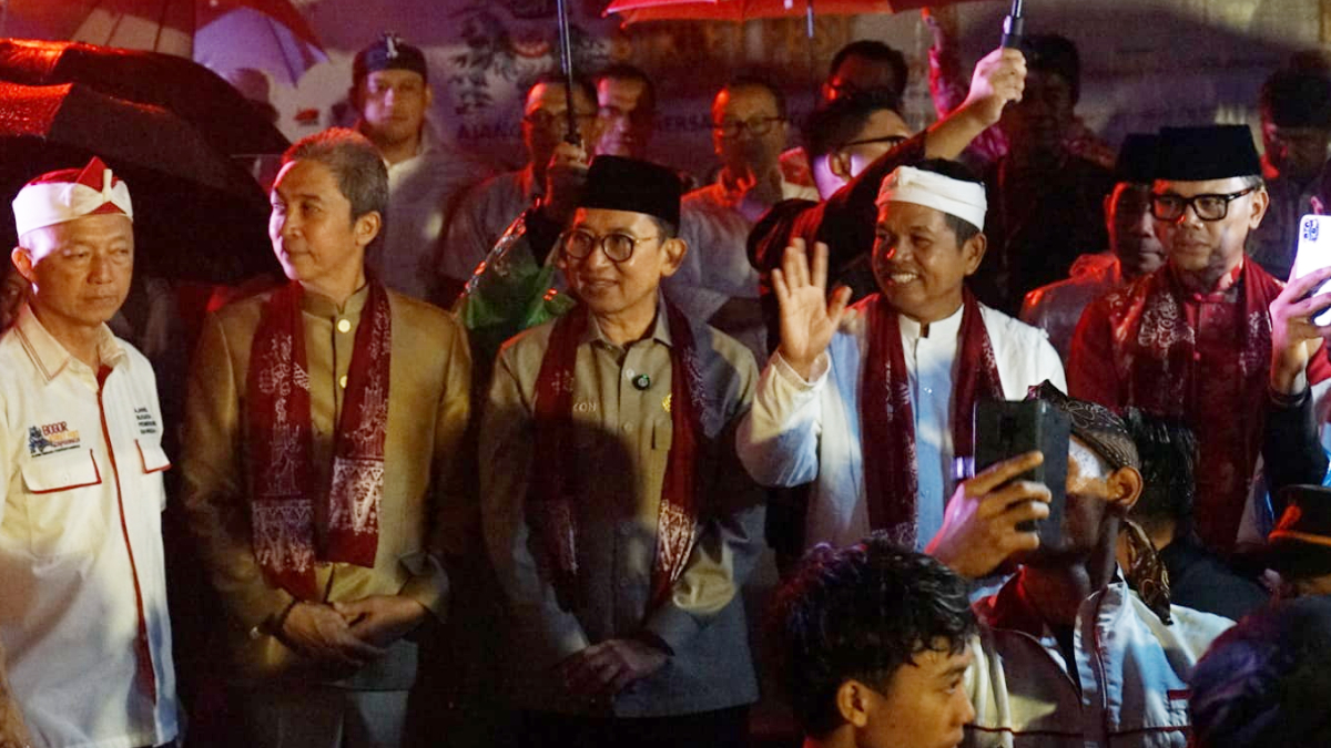Selain Wali Kota Bogor Dedie Rachim, Cap Go Meh di Jalan Suryakencana juga dihadiri Menteri Kebudayaan Fadli Zon, Wakil Dalam Negeri Bima Arya Sugiarto, hingga Gubernur Jawa Barat Dedi Mulyadi.