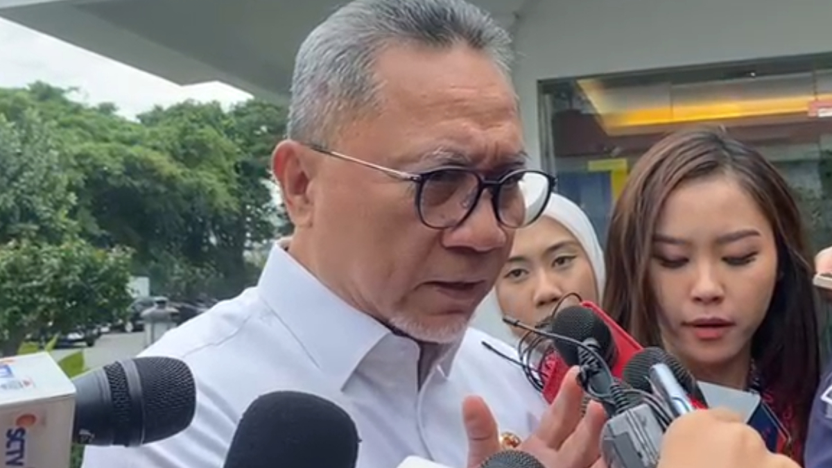 Menteri Koordinator Bidang Pangan Zulkifli Hasan saat menyampaikan keterangan kepada wartawan.