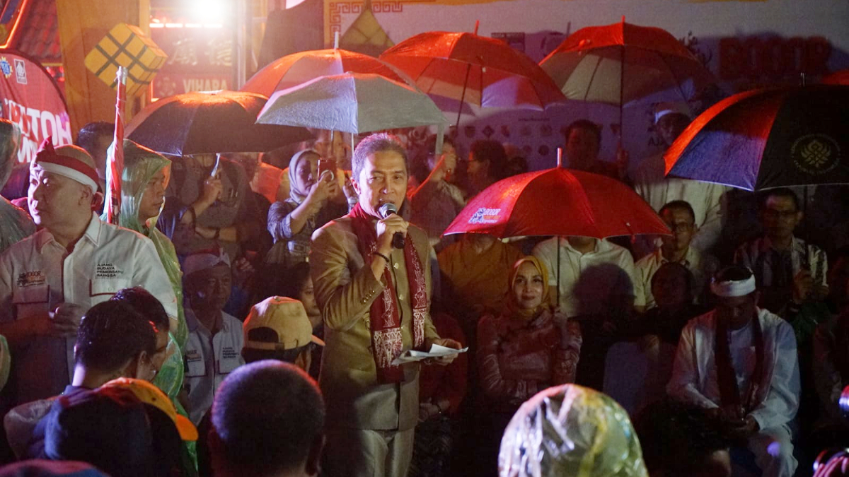 Wali Kota Bogor&nbsp;Dedie A Rachim menyampaikan sambutan pada&nbsp;malam puncak dan parade Bogor Street Festival (BSF) Cap Go Meh (CGM) 2026, Selasa, 3 Maret 2026&nbsp;malam.