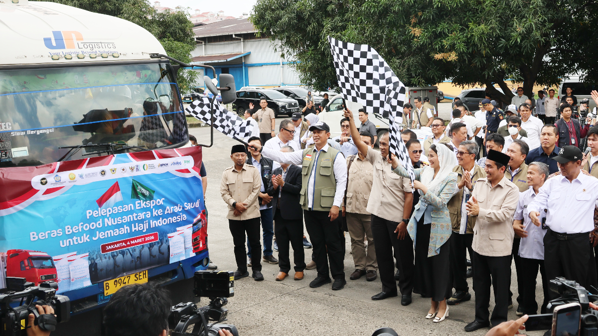 Menteri Pertanian Amran Sulaiman dalam pelepasan ekspor beras dari Indonesia ke Arab Saudi dari gudang Bulog di Jakarta Utara. 