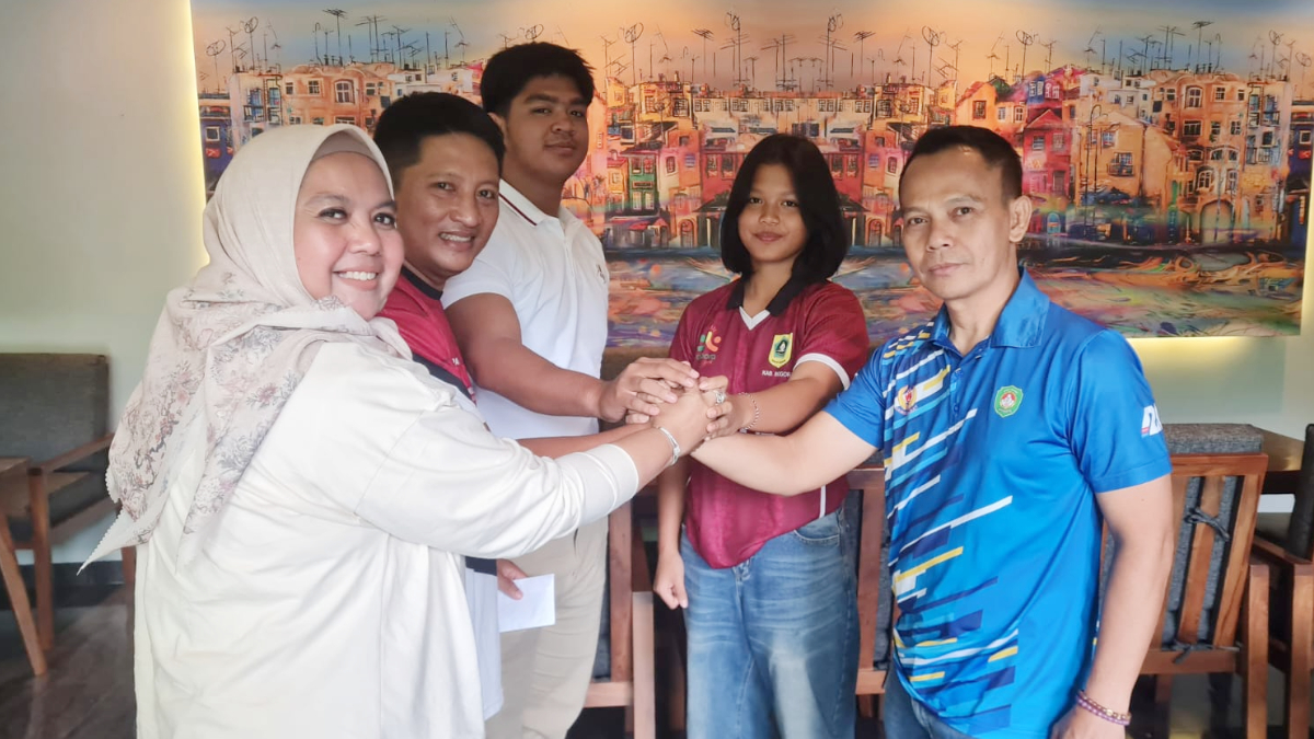 Pasha Al Buchori dan Utami Alam (keduanya mengenakan jersey merah) memperkuat Pelatnas Indonesia untuk dua turnamen internasional.