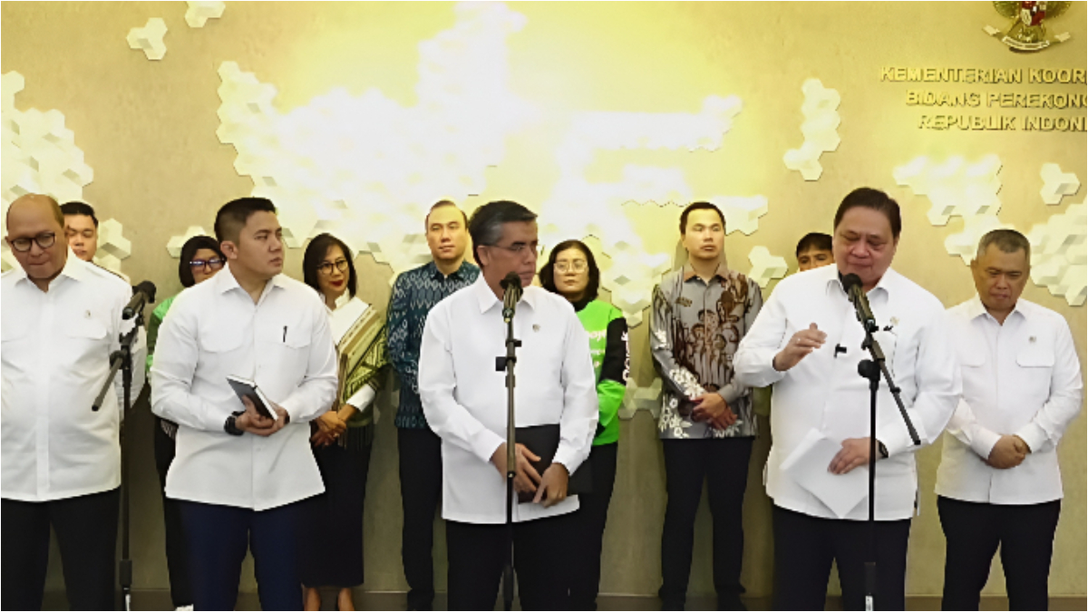 Menko Perekonomian Airlangga Hartarto dan jajarannya saat mengumumkan THR dan BHR keagamaan 2026