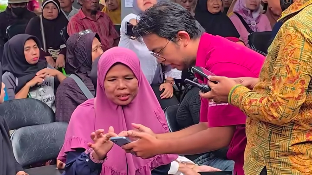 Ilustrasi KPM bansos penerima bantuan