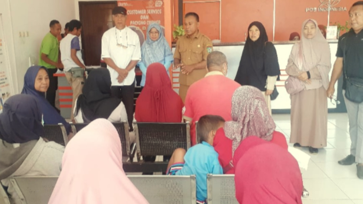 Penyaluran bansos beras dan minyak goreng kepada KPM mulai dilakukan bertahap sejak awal Maret 2026.