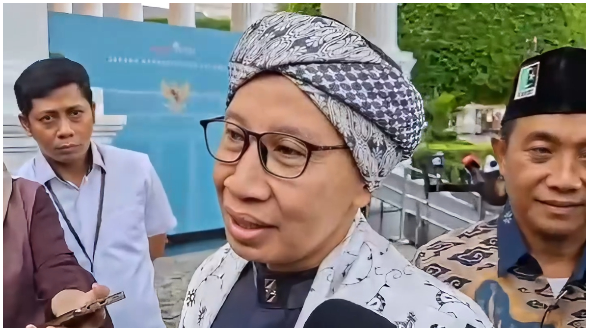 Buya Yahya, ulama kharismatik asal Cirebon.