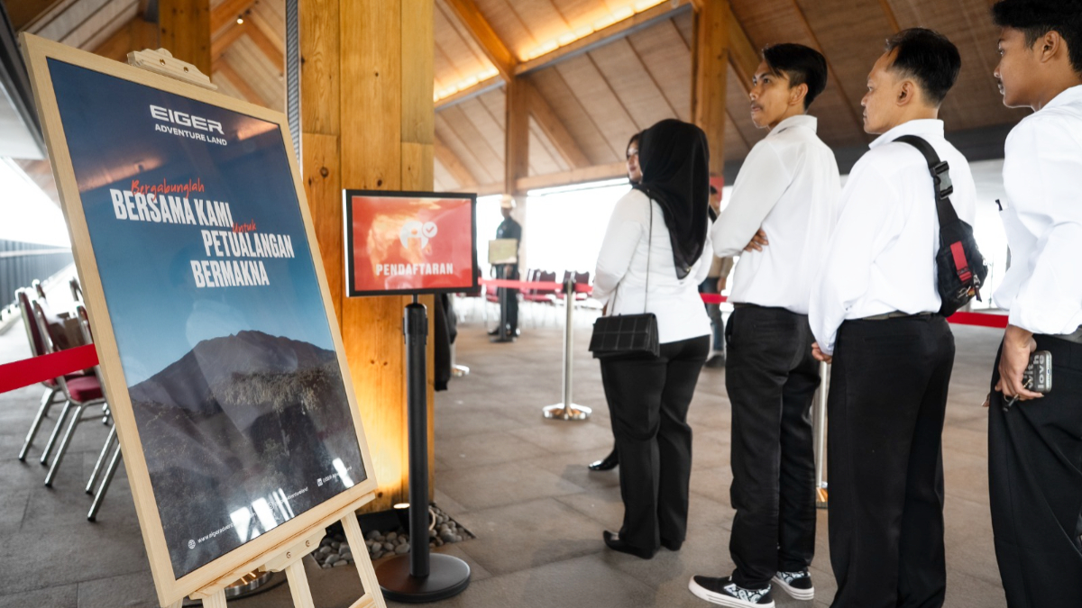Rekrutmen massal digelar EIGER Adventure Land dan diikuti lebih dari 600 warga Megamendung dan sekitarnya, Kabupaten Bogor.