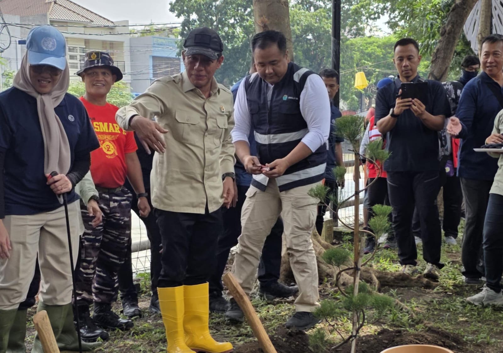 Menteri LH Hanif Faisol saat melakukan kunjungan kerja ke Kota Surabaya pada Jumat, 6 Maret 2026.