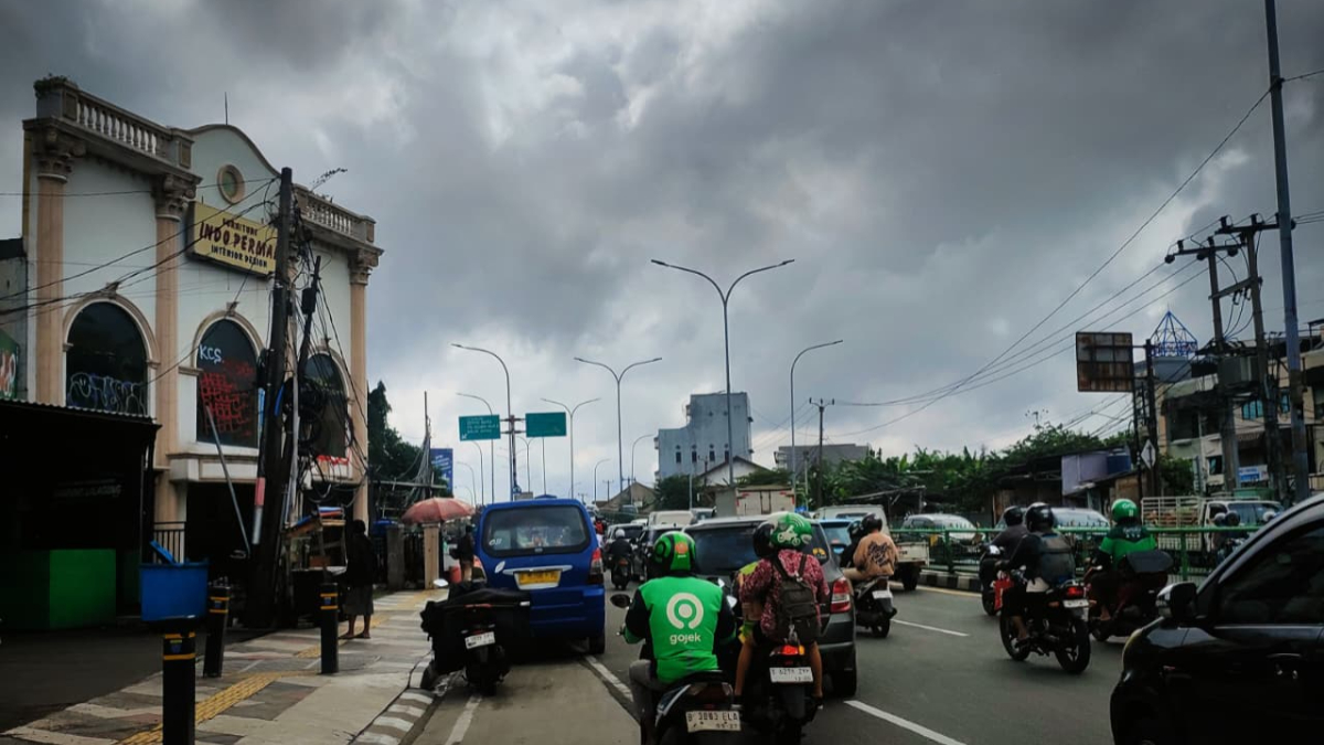 Ilustrasi: Suasana Jalan Arif Rahman Hakim (ARH) Kota Bogor Jumat, 6 Maret 2027.&nbsp;ODGJ meresahkan pengguna jalan ARH ditangkap dan dibawa ke RSJ oleh tim maung asri Depok.